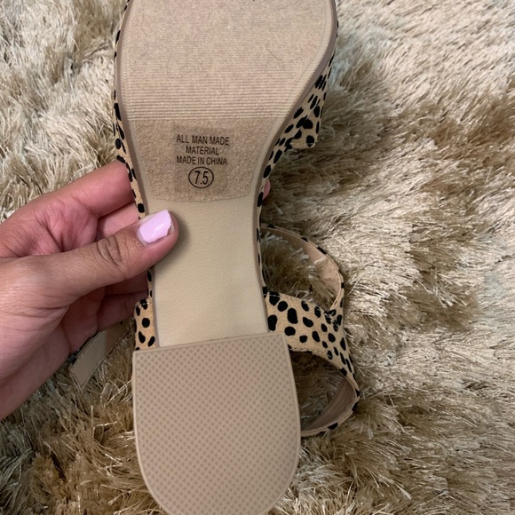 Delicious Women’s Platform Sandals - Picture 5 of 5